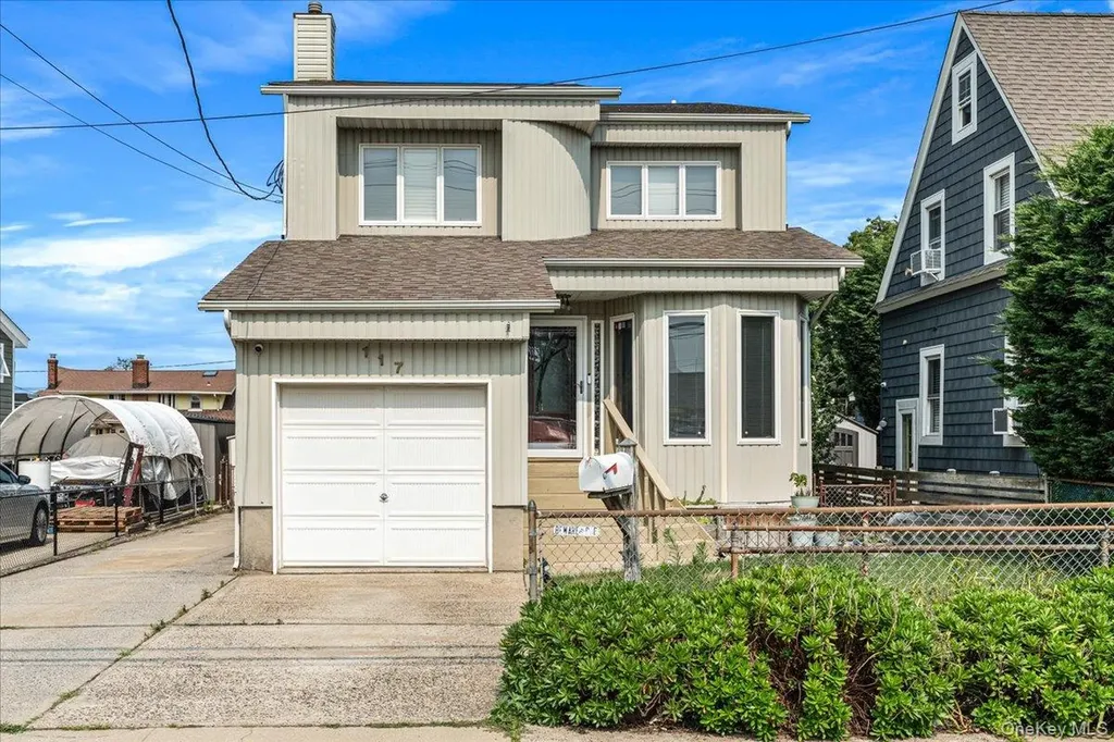117 Gordon Place Freeport NY 11520