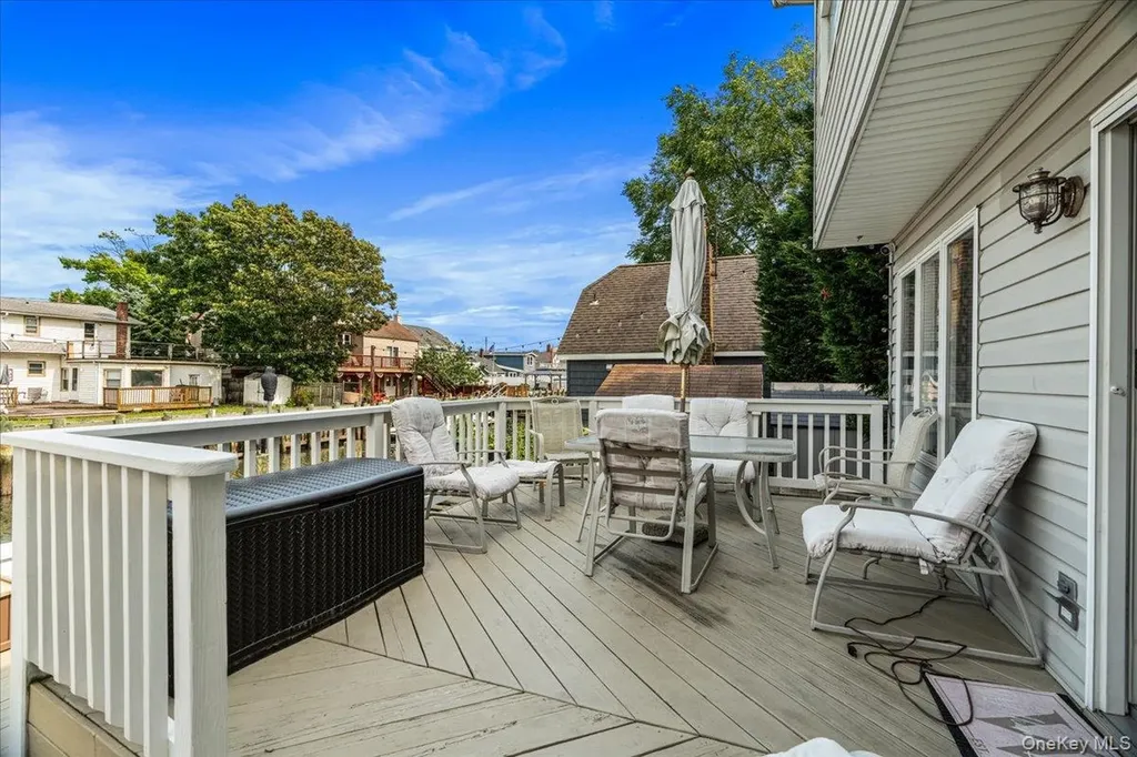 117 Gordon Place Freeport NY 11520