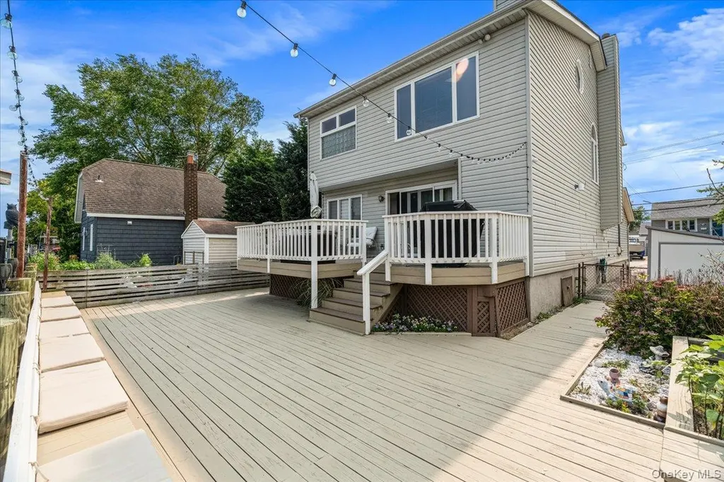 117 Gordon Place Freeport NY 11520