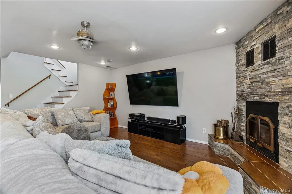 117 Gordon Place Freeport NY 11520