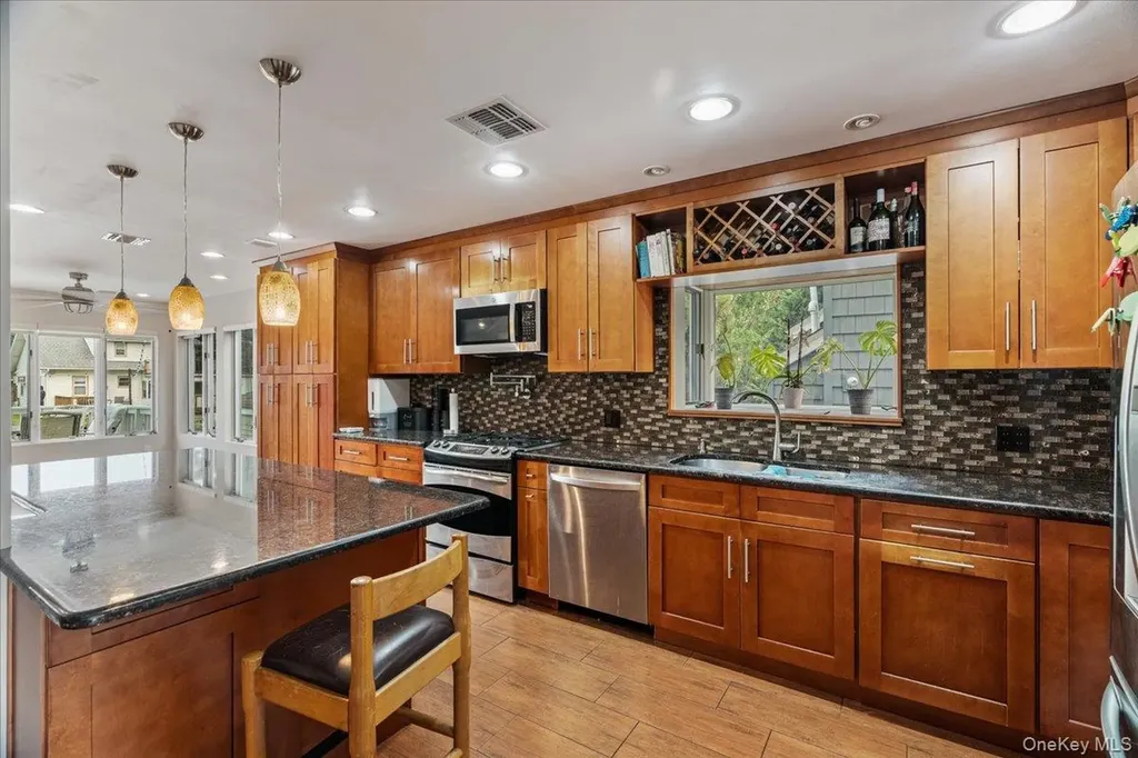 117 Gordon Place Freeport NY 11520