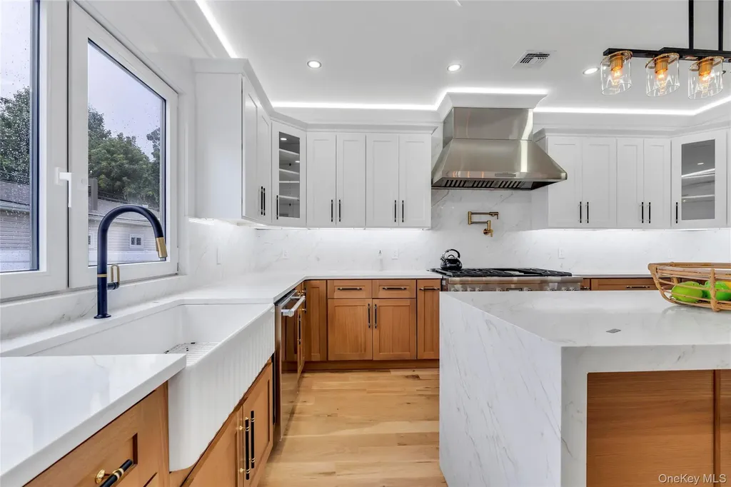 2497 Balsam Avenue East Meadow NY 11554