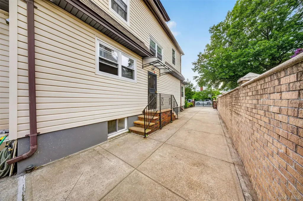 3569 161st Street Flushing NY 11358