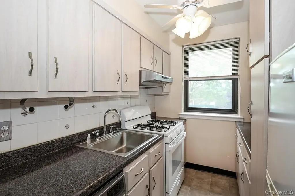 189-19 39th Avenue Flushing NY 11358