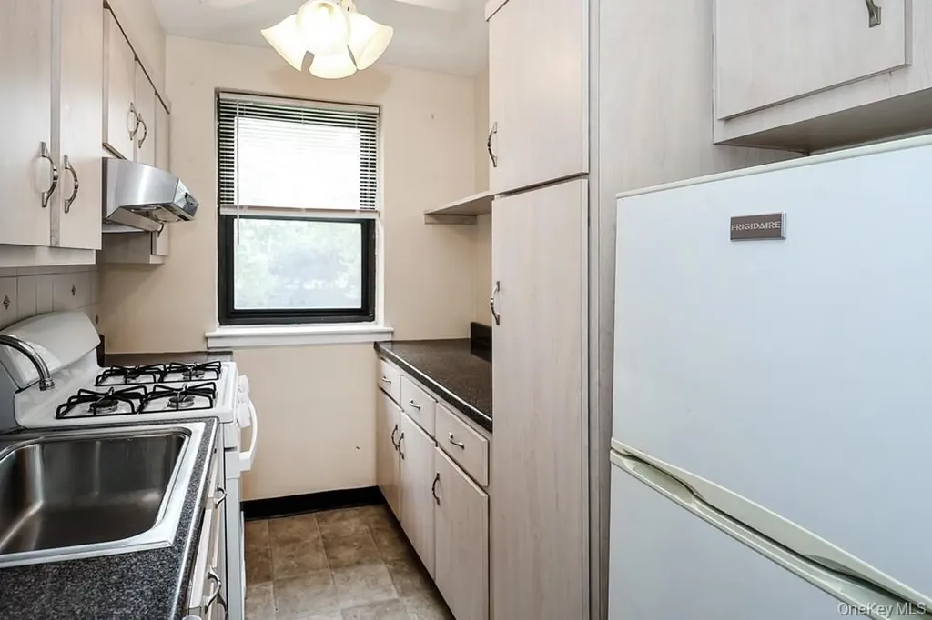 189-19 39th Avenue Flushing NY 11358