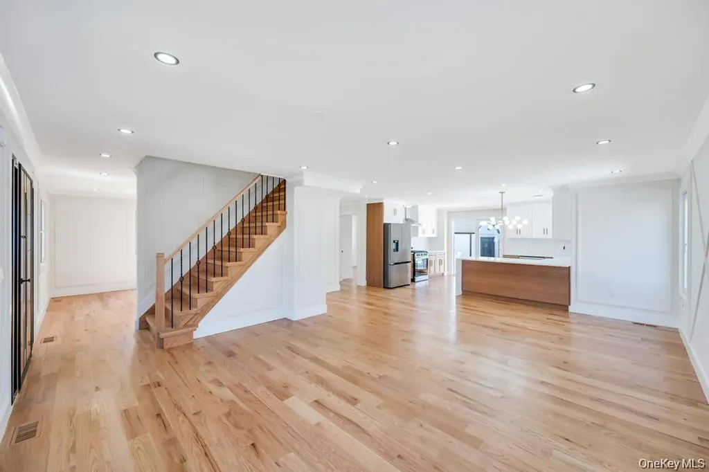 28 S Elm Street Hicksville NY 11801