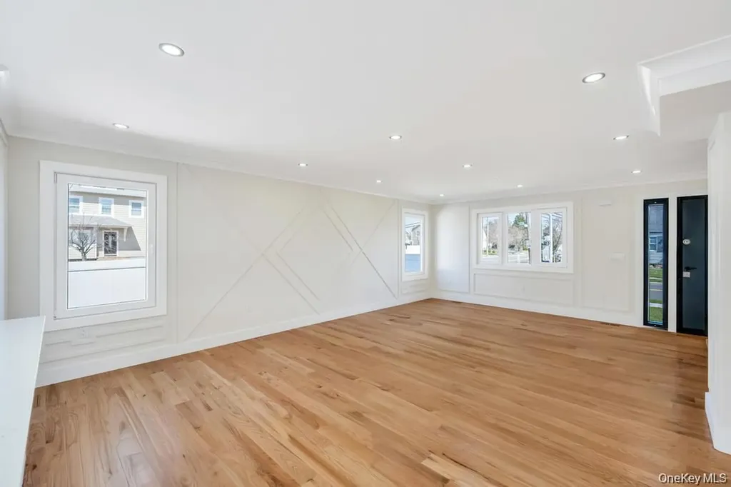 28 S Elm Street Hicksville NY 11801