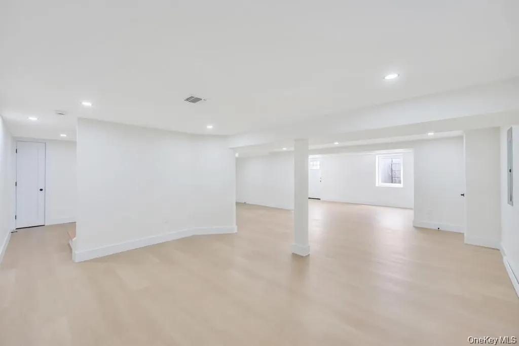 28 S Elm Street Hicksville NY 11801