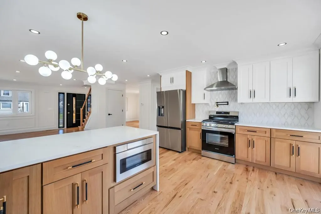 28 S Elm Street Hicksville NY 11801