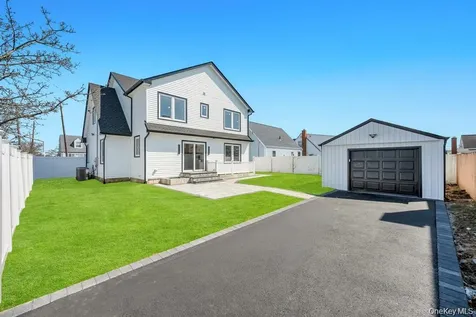 28 S Elm Street Hicksville NY 11801