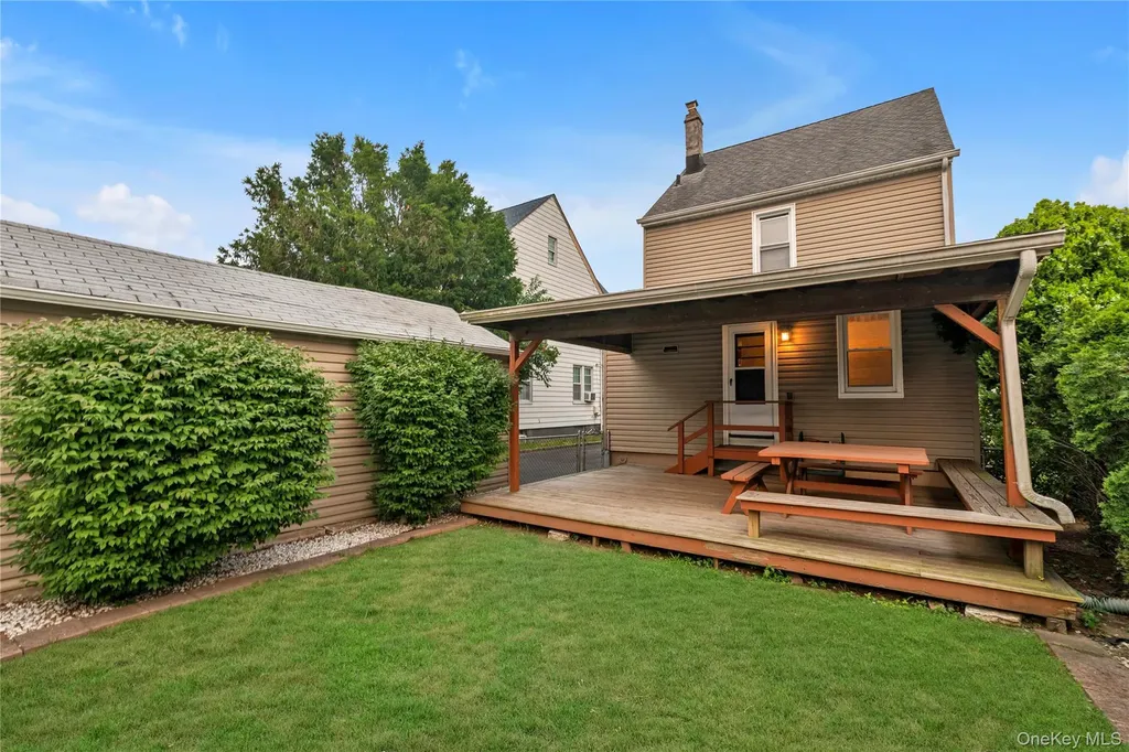 29 Jackson Road Valley Stream NY 11581