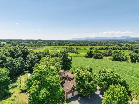 9 Breezy Ridge Road Kinderhook NY 12106