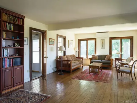9 Breezy Ridge Road Kinderhook NY 12106
