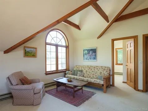 9 Breezy Ridge Road Kinderhook NY 12106