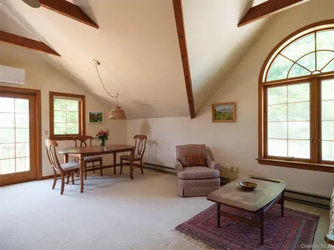 9 Breezy Ridge Road Kinderhook NY 12106