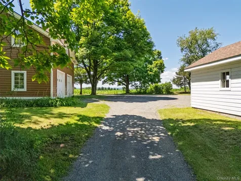 9 Breezy Ridge Road Kinderhook NY 12106