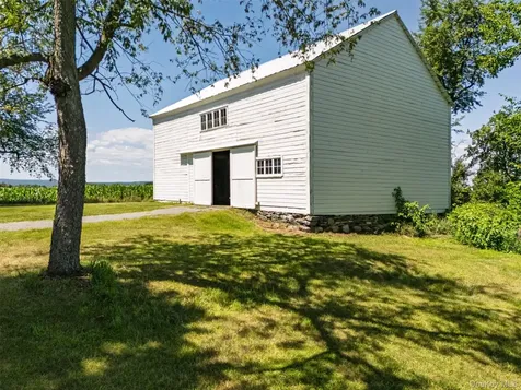 9 Breezy Ridge Road Kinderhook NY 12106