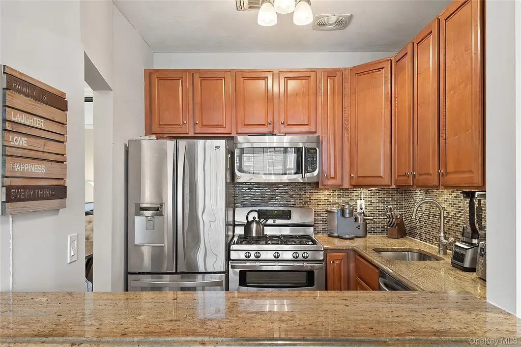 126 Beacon Lane Bronx NY 10473