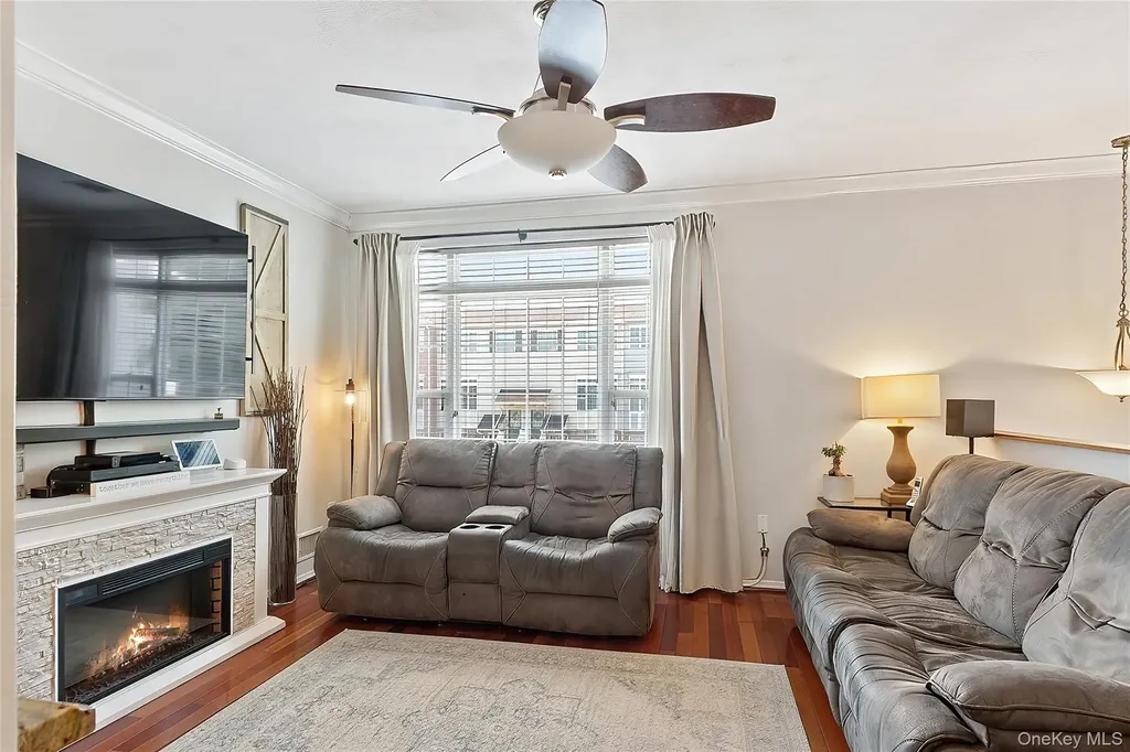 126 Beacon Lane Bronx NY 10473