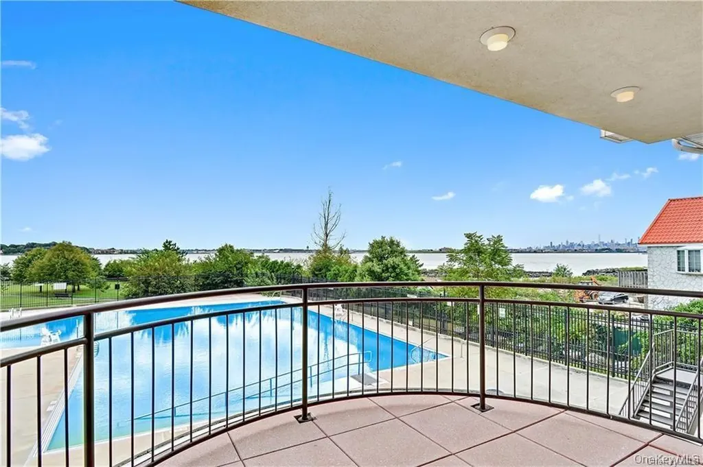 126 Beacon Lane Bronx NY 10473