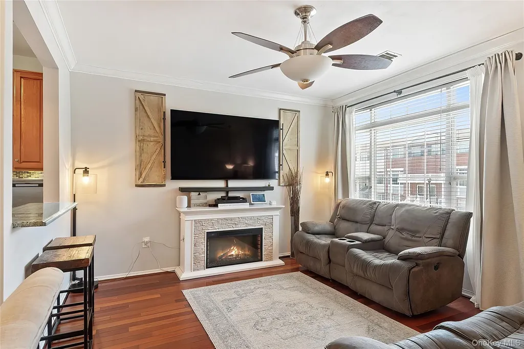 126 Beacon Lane Bronx NY 10473