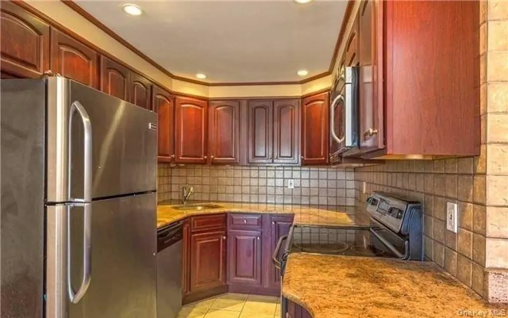 185 W Park Avenue Long Beach NY 11561