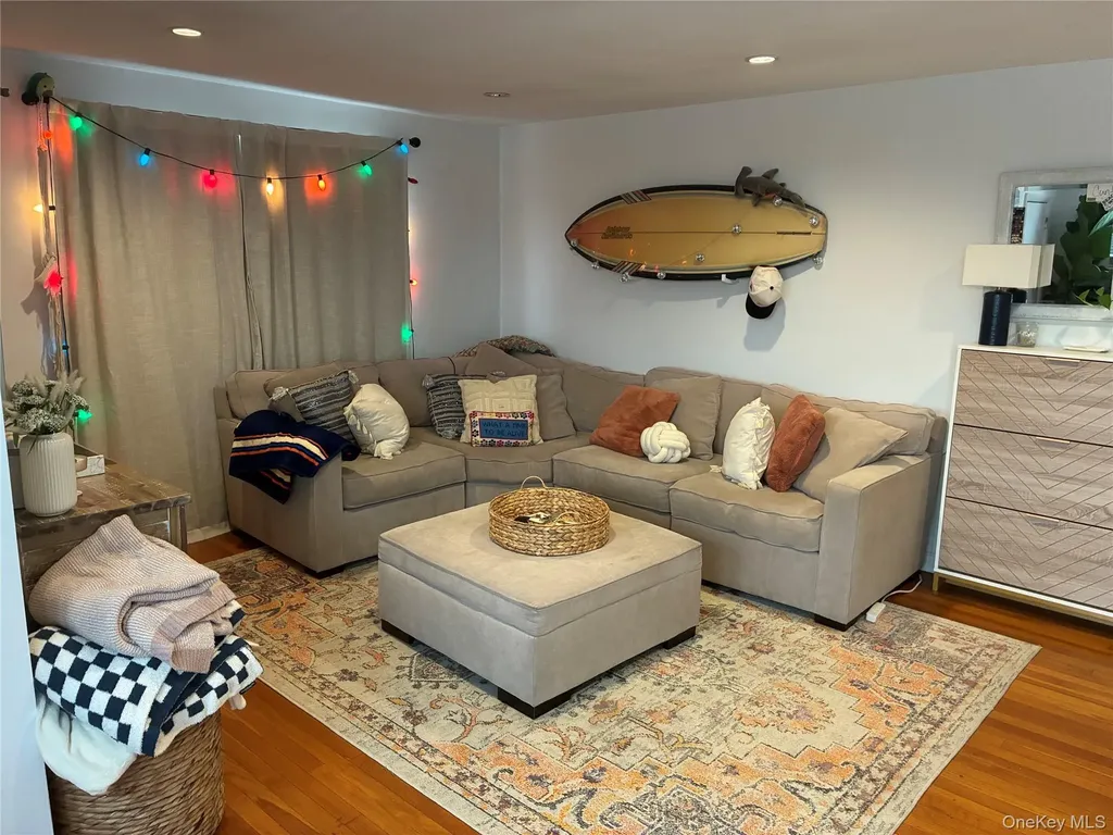 375 W Fulton Street Long Beach NY 11561