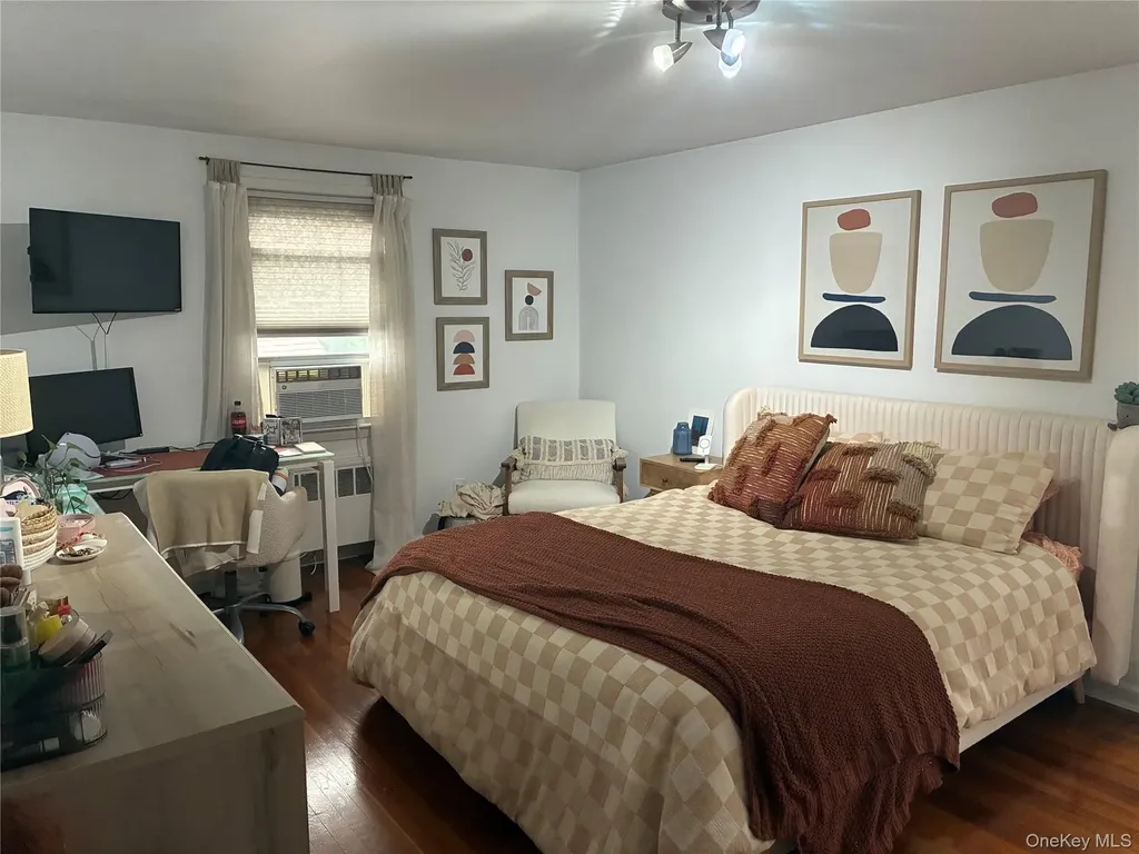 375 W Fulton Street Long Beach NY 11561