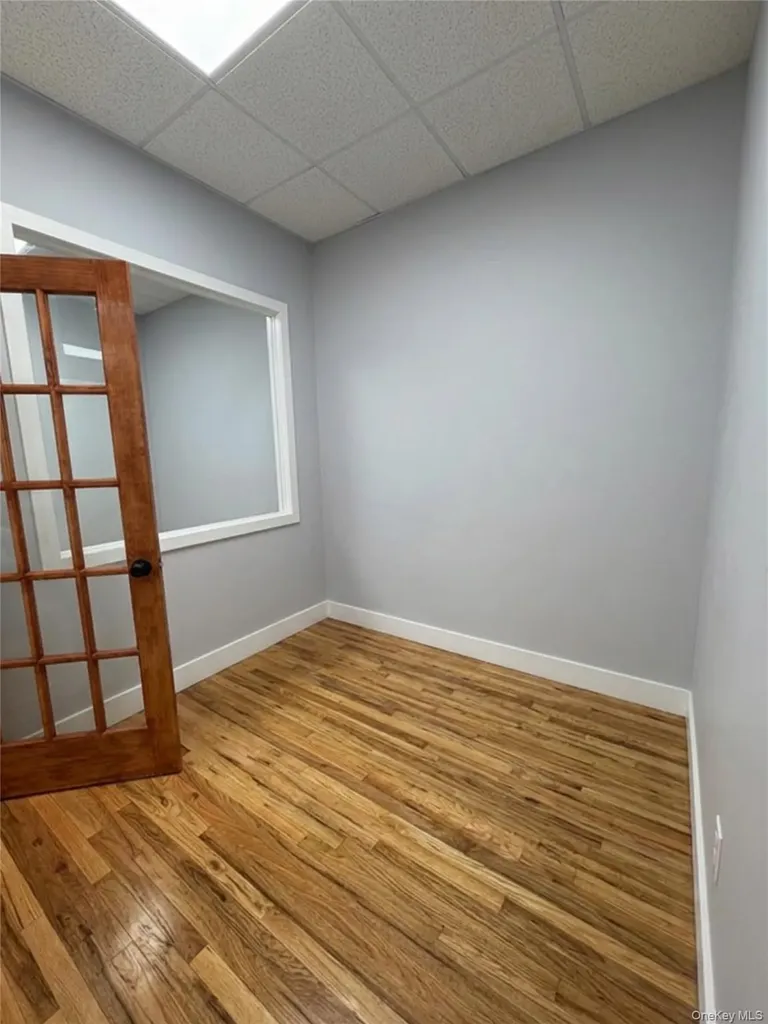 1582 Hillside Avenue New Hyde Park NY 11040