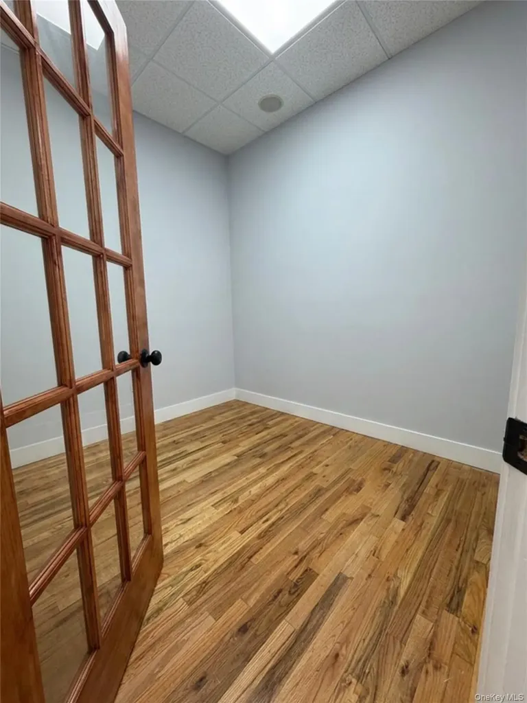 1582 Hillside Avenue New Hyde Park NY 11040