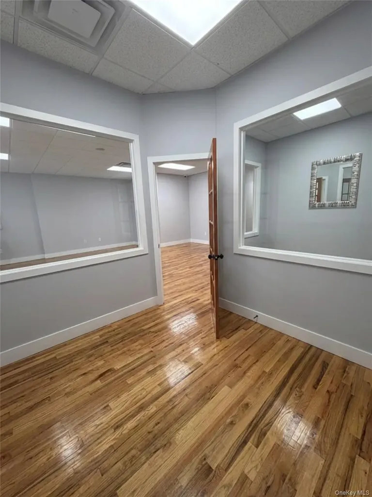 1582 Hillside Avenue New Hyde Park NY 11040
