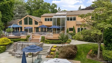 24 Emerson Road Brookville NY 11545