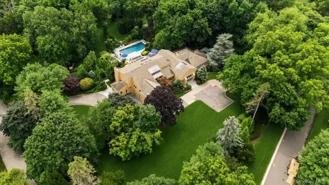 24 Emerson Road Brookville NY 11545