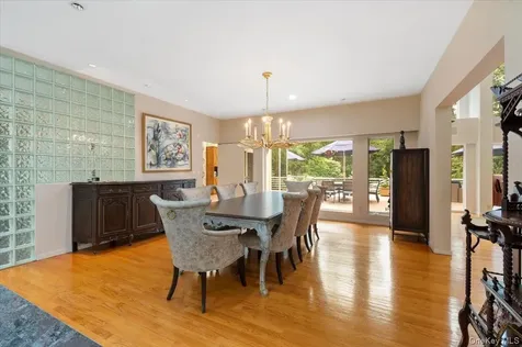 24 Emerson Road Brookville NY 11545