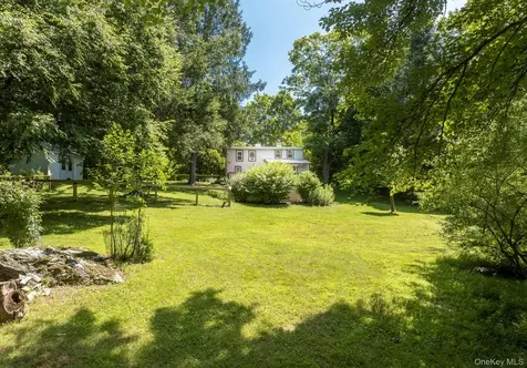 26 Hunns Lake Place Stanfordville NY 12581
