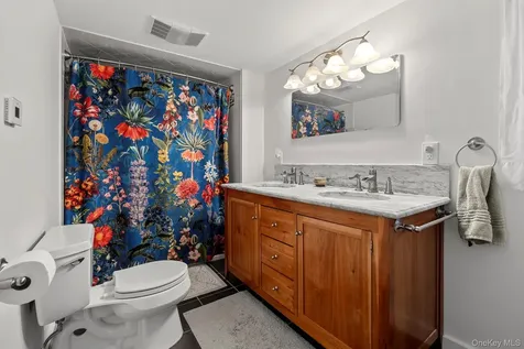 26 Hunns Lake Place Stanfordville NY 12581