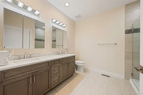 52102 Beech Tree Lane Plainview NY 11803