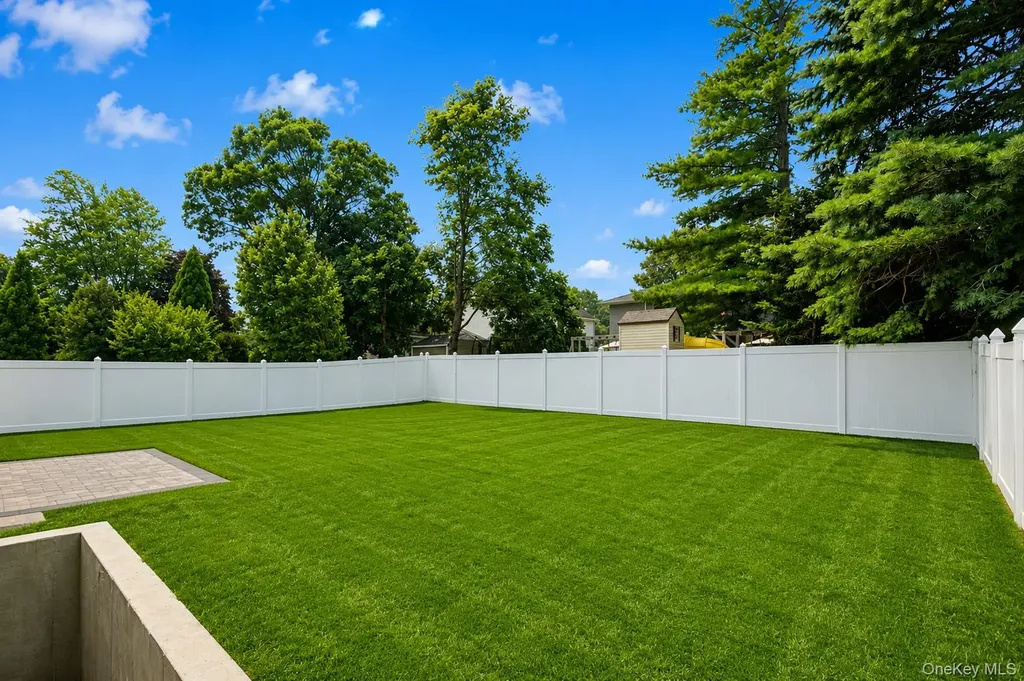 1222 Powell Avenue North Merrick NY 11566
