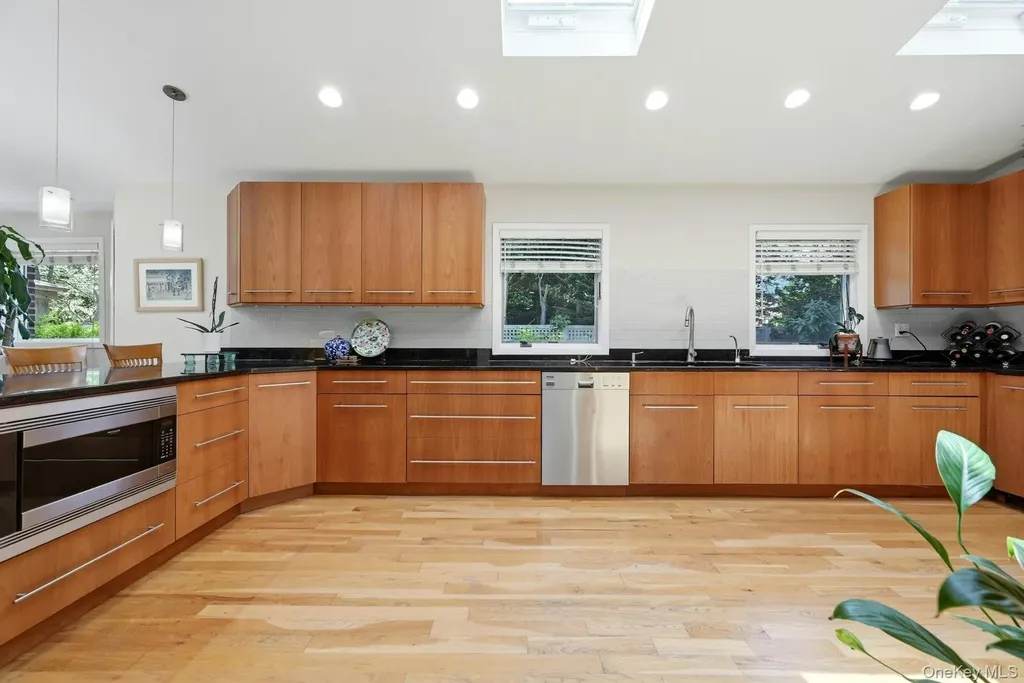 58 Reeve Road Rockville Centre NY 11570