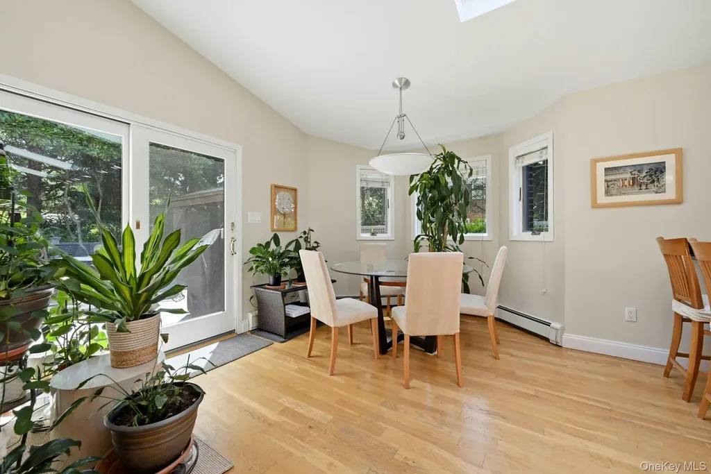58 Reeve Road Rockville Centre NY 11570