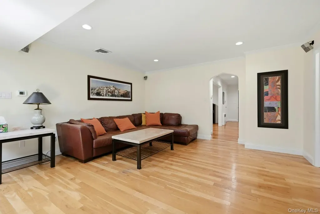 58 Reeve Road Rockville Centre NY 11570