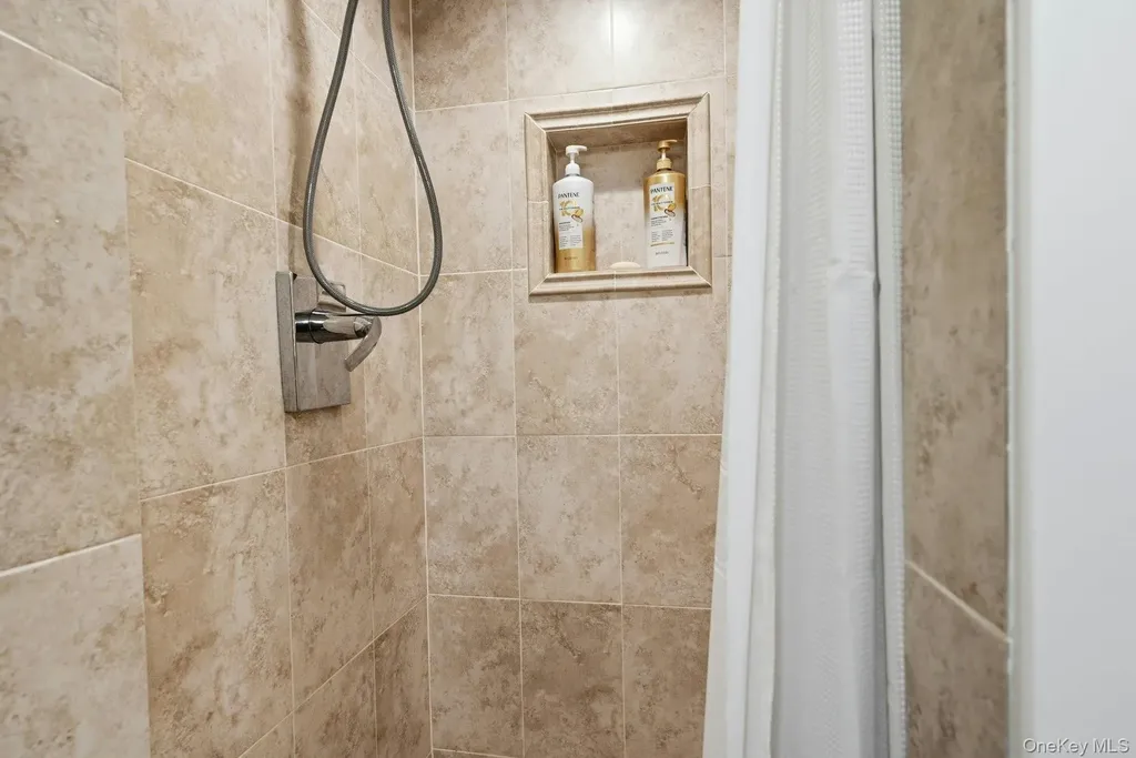 58 Reeve Road Rockville Centre NY 11570