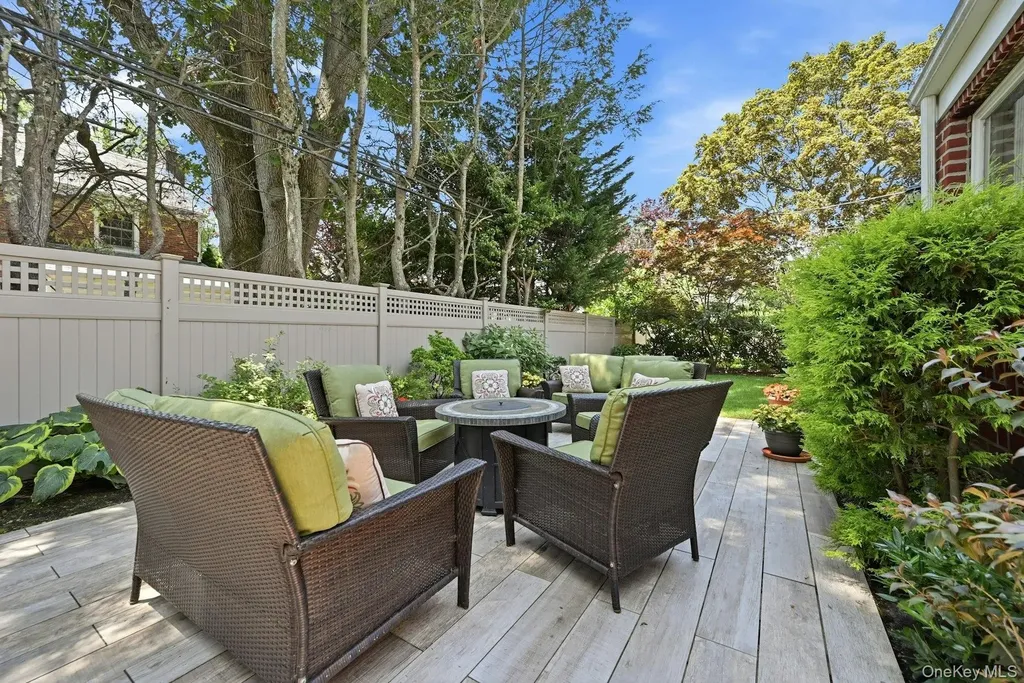 58 Reeve Road Rockville Centre NY 11570