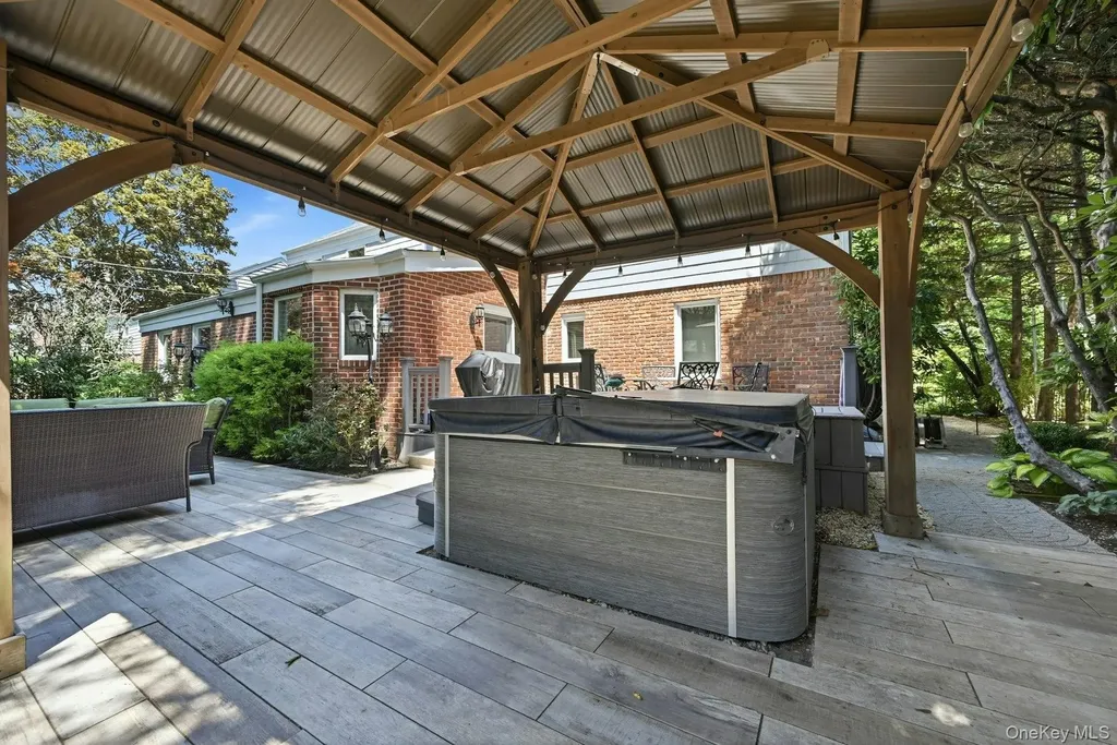58 Reeve Road Rockville Centre NY 11570