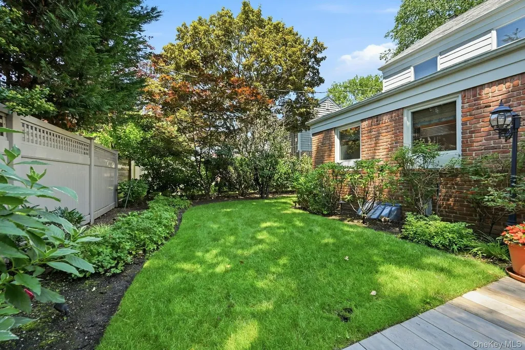 58 Reeve Road Rockville Centre NY 11570