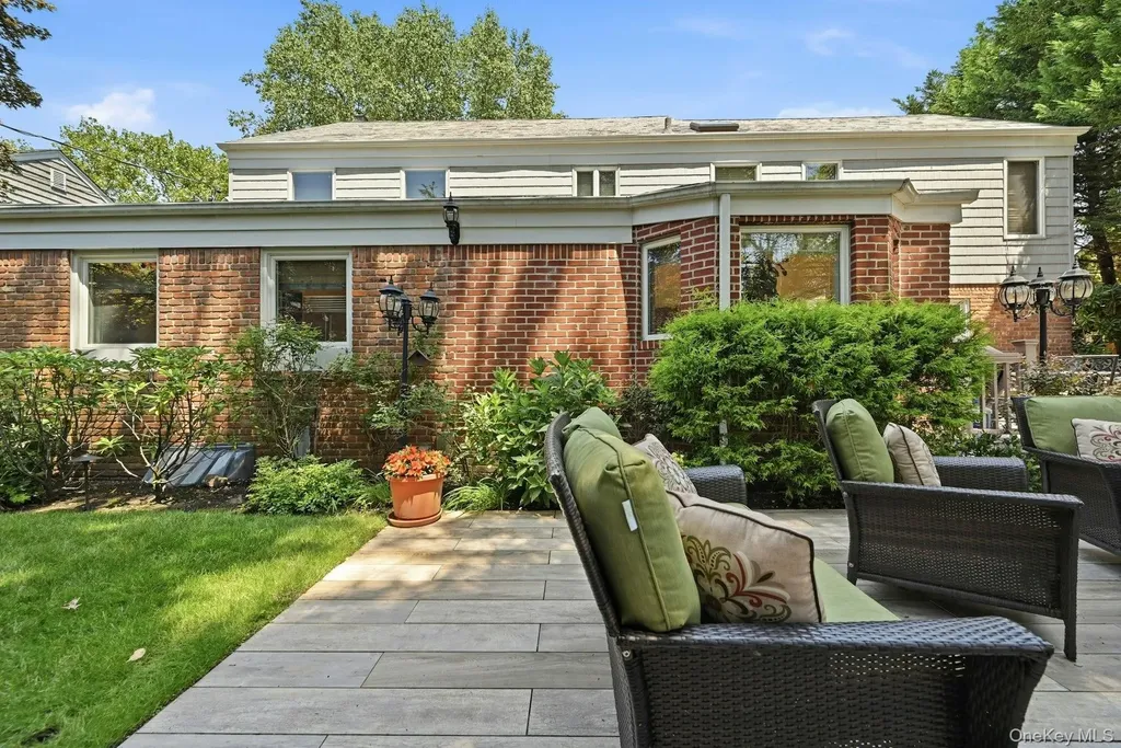 58 Reeve Road Rockville Centre NY 11570