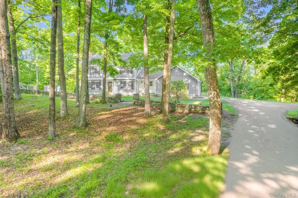 34 Contour Lane Salt Point NY 12578