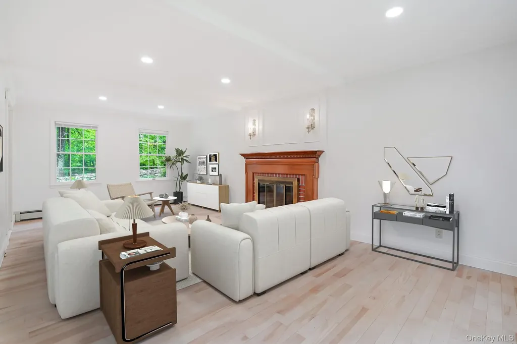 34 Contour Lane Salt Point NY 12578