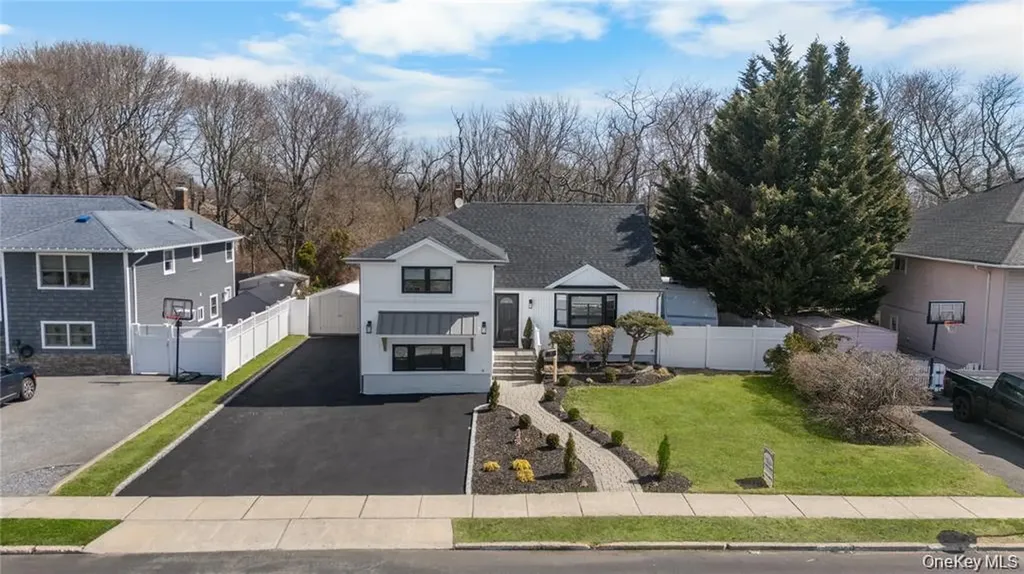 53 Elizabeth Drive Bethpage NY 11714