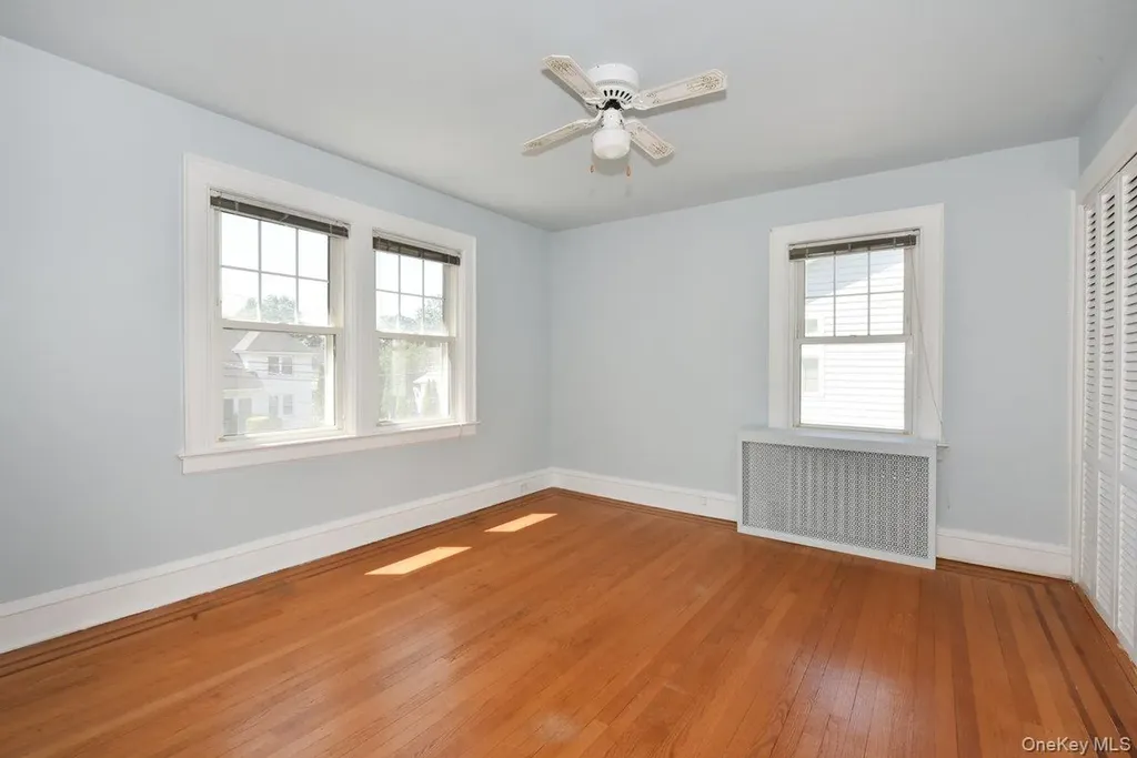 182 Ferncroft Road Mineola NY 11501